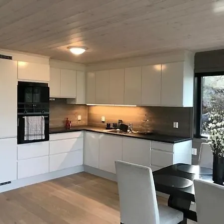 Luxurious Family Near Trolltunga, Buer * Utsikten
