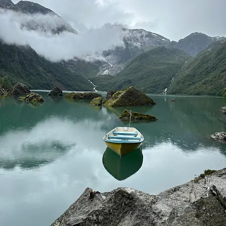 בית נופש Luxurious Family Near Trolltunga, Buer